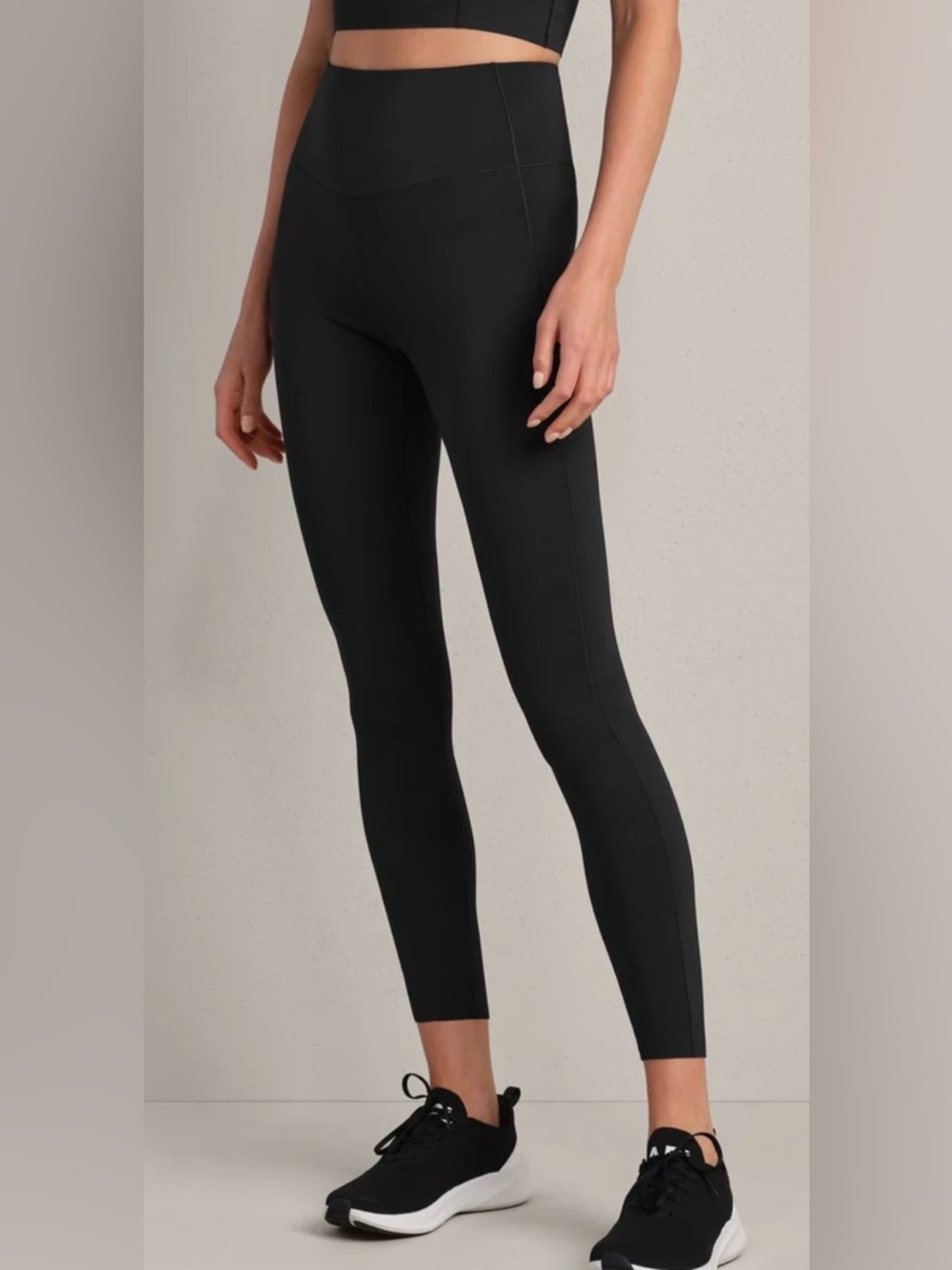 RHONE Black Out Leggings size small-seamless high waist-Excellent condition